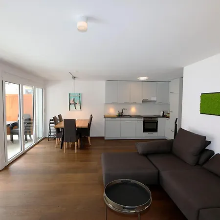 Perrine 1: Modern 3-room Apartment *