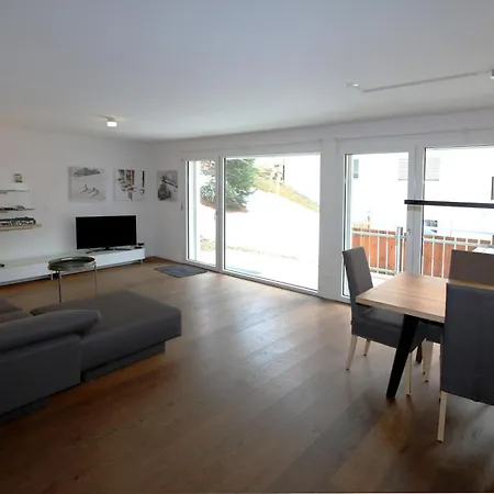 Perrine 1: Modern 3-room Apartment